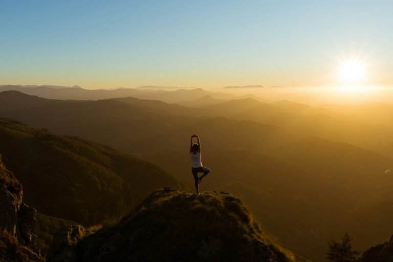 Yoga i det Fri: Find Ro og Forbindelse med Naturen